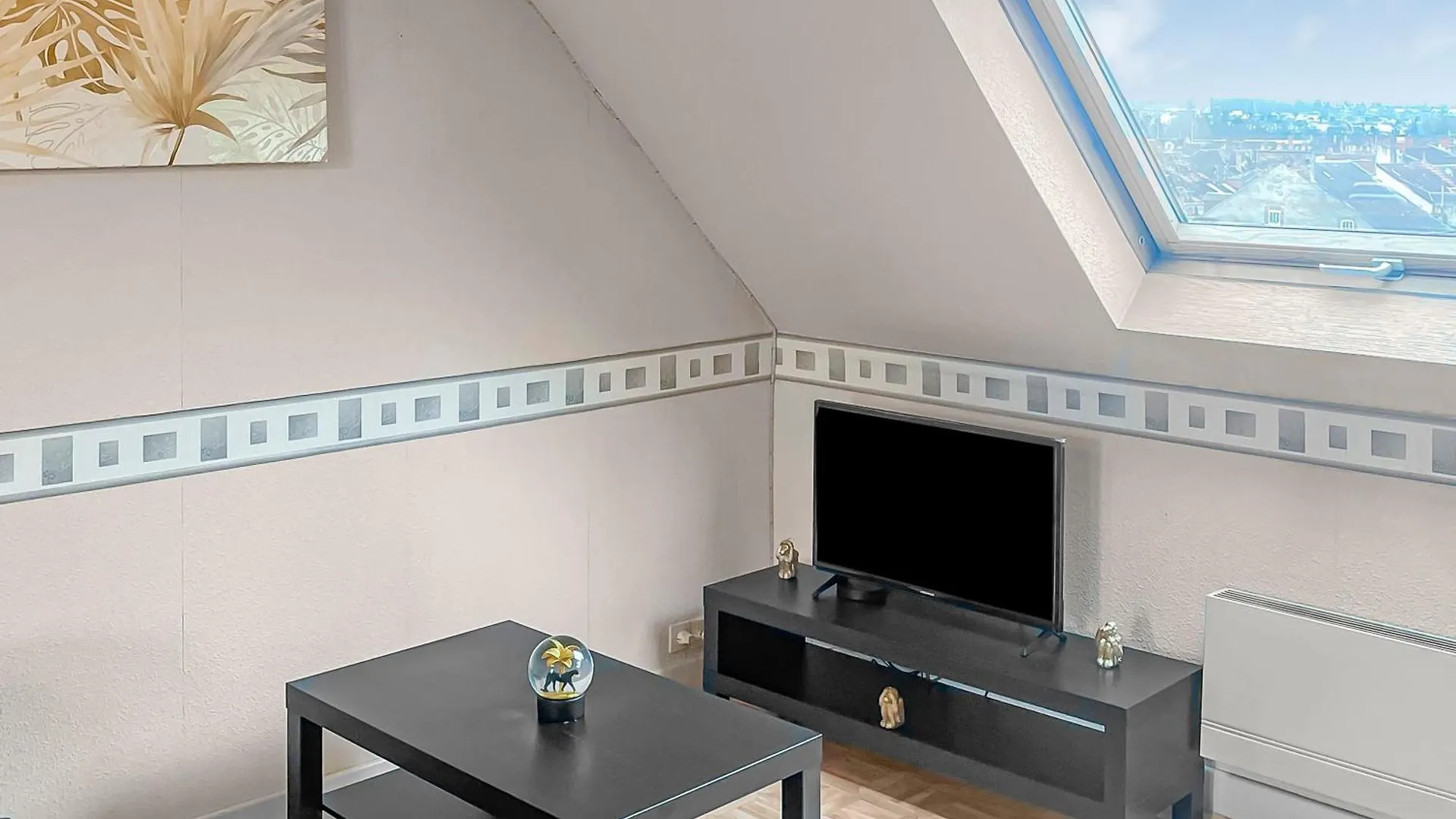 Pied-A-Terre A Montlucon Apartment